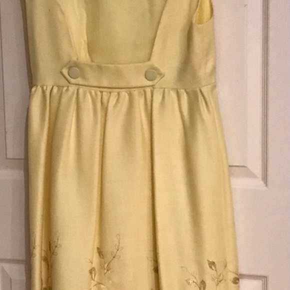 Luscious vintage light yellow embroidered dress - Picture 4 of 8